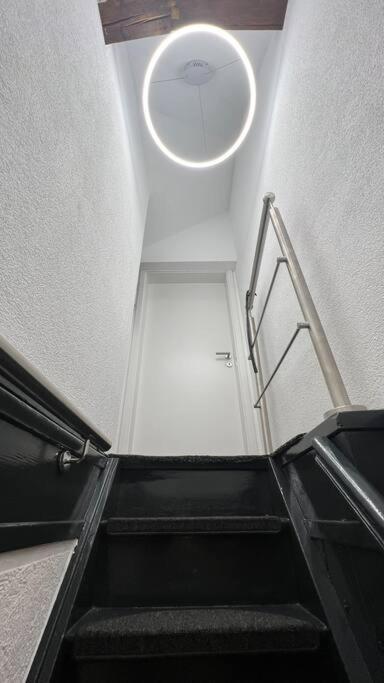 Boho Apartment Mit Aussicht Auf Gartenoase Naehe Duesseldorf เครเฟลด์ ภายนอก รูปภาพ